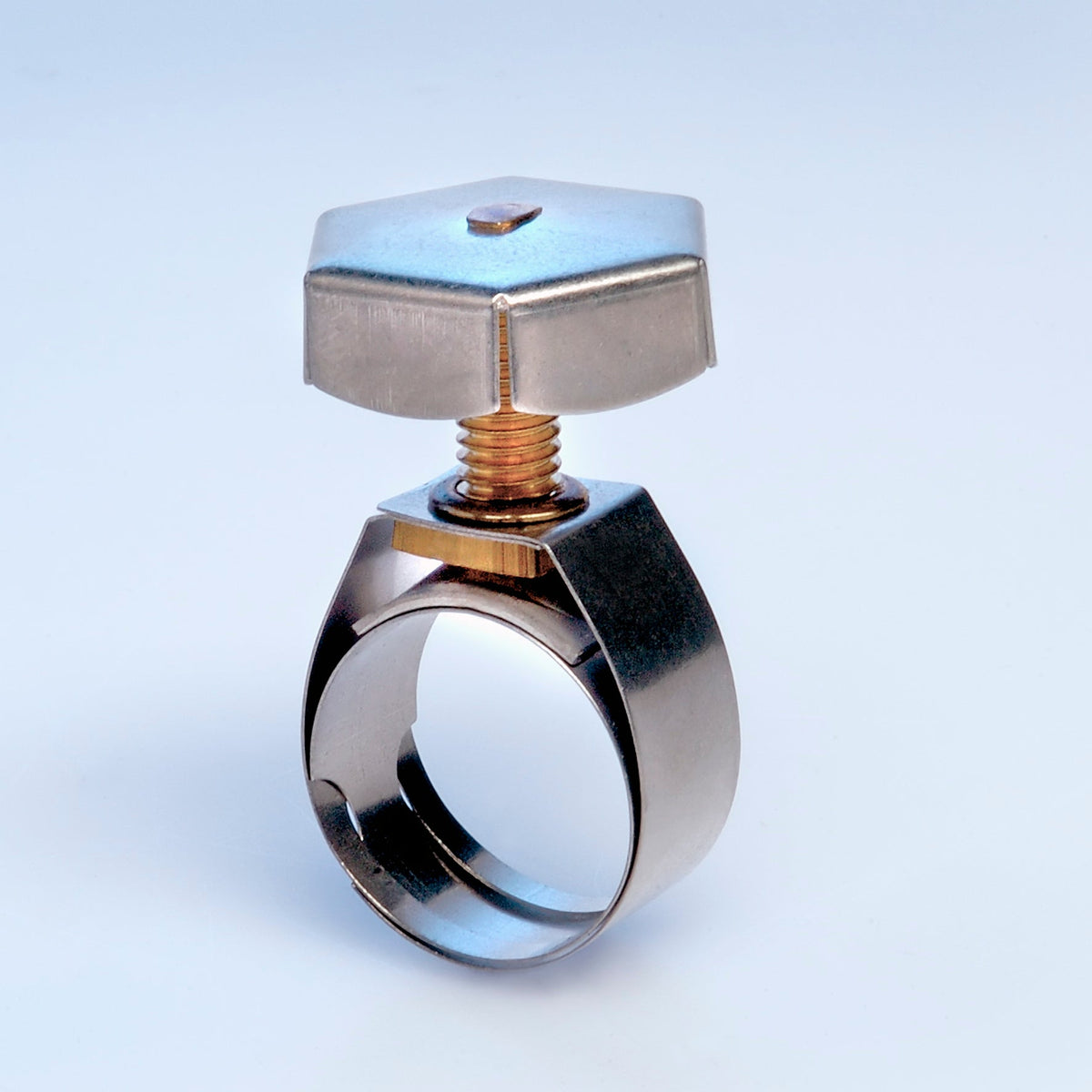When Standard Hose Clamps Fail: UNEX Clips for Laboratory, Corrugated and High-Pressure Applications